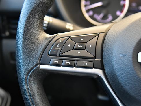 Used 2024 Nissan Sentra SV FWD image 27