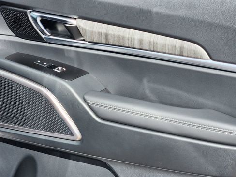 New 2025 Kia Telluride EX w/ EX Captain's Chair Package image 15