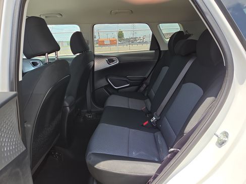 Used 2024 Kia Soul LX w/ Option Group 015 FWD image 8