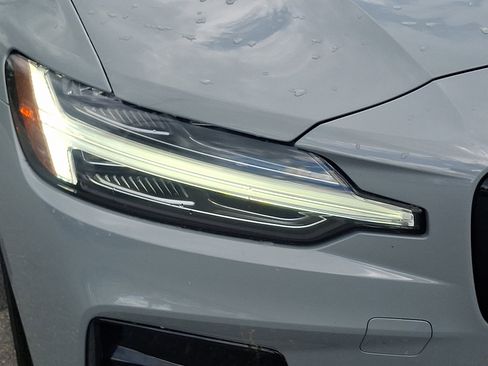 Certified 2024 Volvo S60 B5 Plus image 9