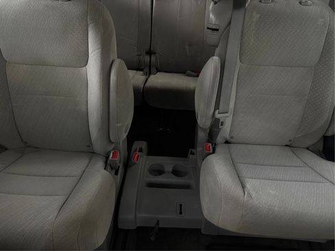 Used 2018 Toyota Sienna LE FWD image 44