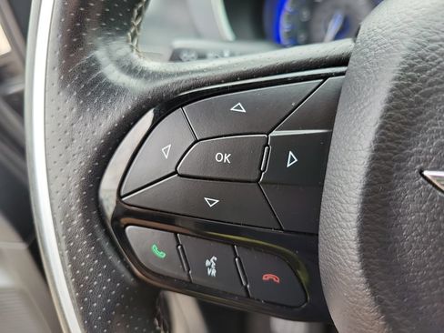 Used 2020 Chrysler Pacifica Limited w/ Advanced Safetytec Group FWD image 27