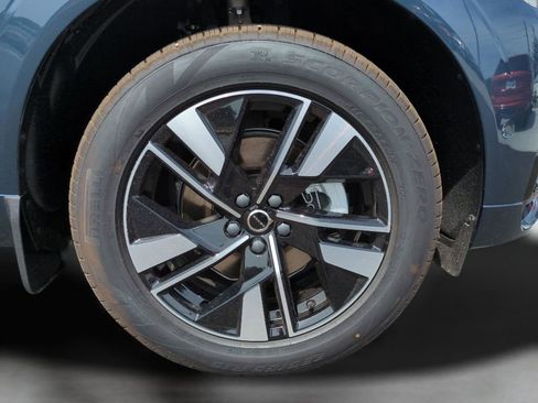 New 2026 Volvo XC60 B5 Plus AWD/4WD image 24