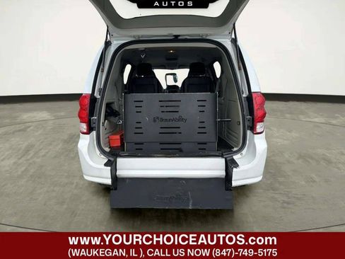 Used 2017 Dodge Grand Caravan SE w/ Power Window Group FWD image 14