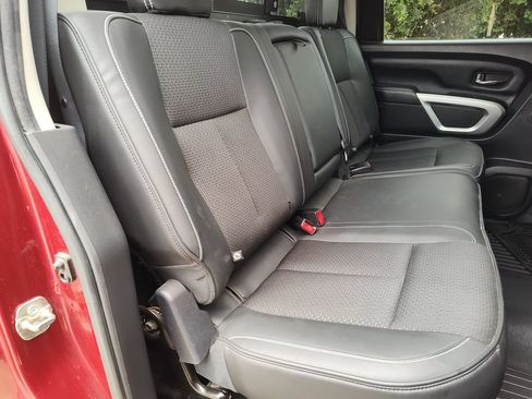 Used 2016 Nissan Titan PRO-4X AWD/4WD image 33