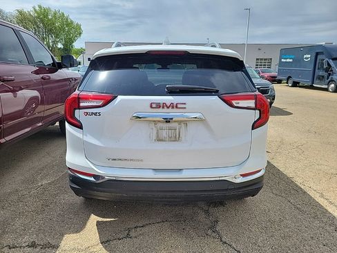 Used 2023 GMC Terrain SLT FWD image 3