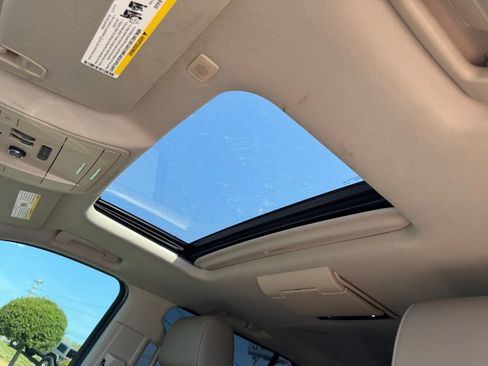 Used 2019 Chevrolet Suburban Premier AWD/4WD image 30