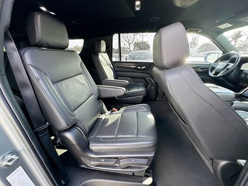 Used 2024 GMC Yukon XL Denali RWD image 30