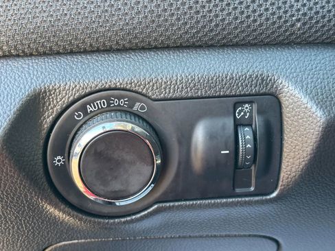 Used 2012 Chevrolet Cruze LT image 17