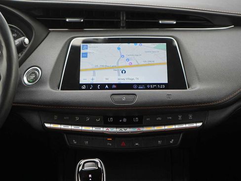 Used 2020 Cadillac XT4 Premium Luxury image 19