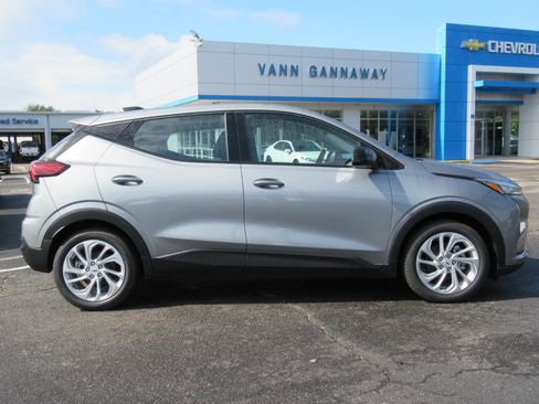 New 2027 Chevrolet Bolt LT w/ Comfort Package FWD image 4
