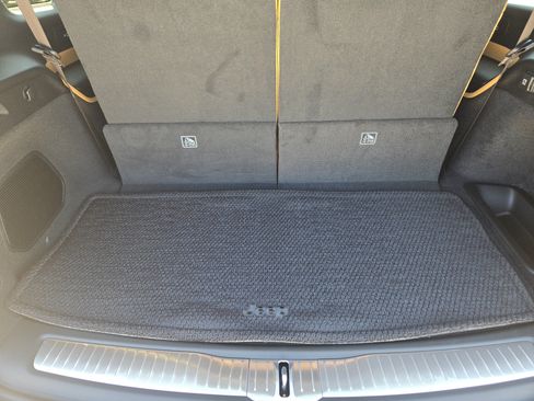 New 2025 Jeep Grand Cherokee L Summit w/ Luxury Tech Group V image 24