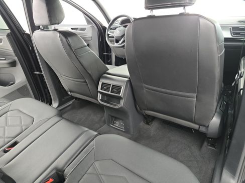 Certified 2024 Volkswagen Atlas Cross Sport SE AWD/4WD image 11