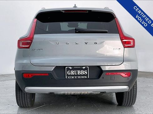 Certified 2025 Volvo XC40 B5 Core image 6