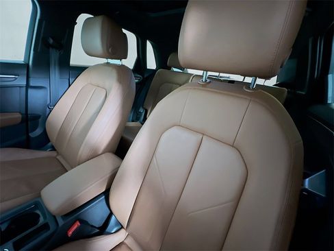 Used 2023 Audi Q3 2.0T Premium w/ Convenience Package image 11