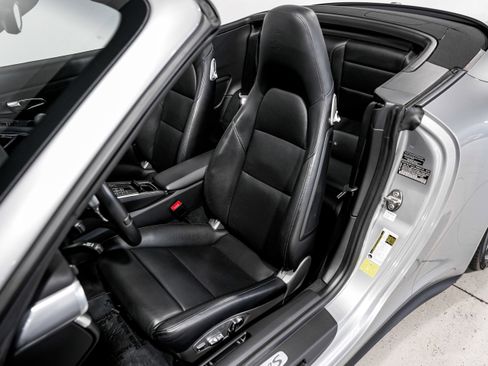 Used 2013 Porsche 911 Carrera 4S image 19