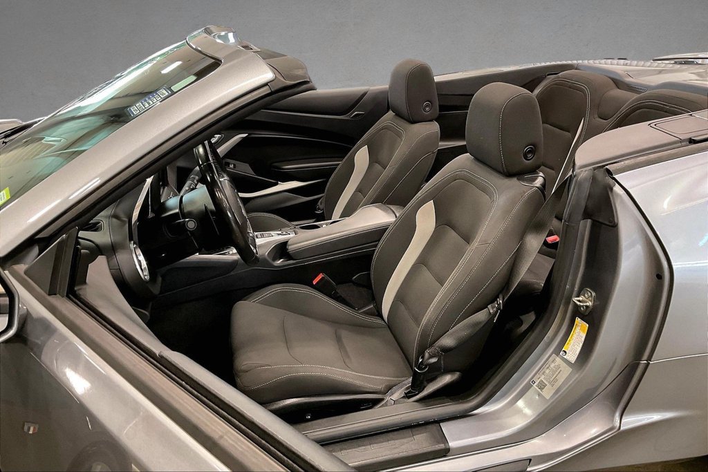 Used 2019 Chevrolet Camaro LT RWD image 21