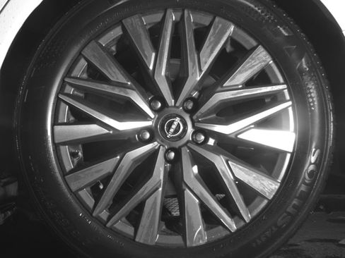 Used 2025 Nissan Altima 2.5 SV FWD image 14