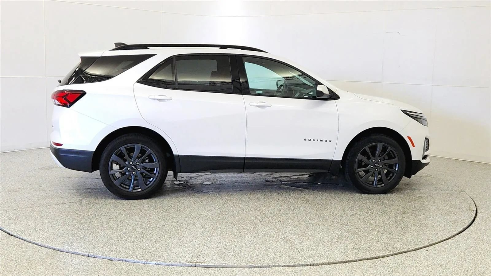 Used 2022 Chevrolet Equinox RS FWD image 9