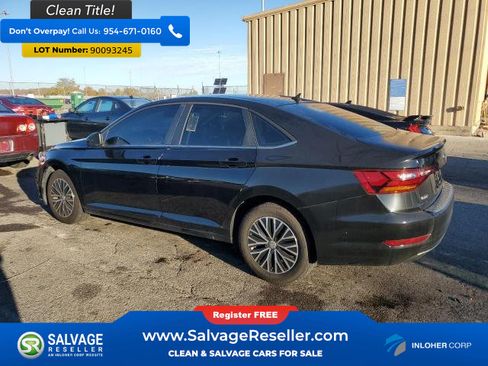 Used 2019 Volkswagen Jetta SE w/ Cold Weather Package FWD image 3