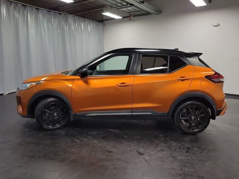 Used 2022 Nissan Kicks SR w/ Premium Package image 5