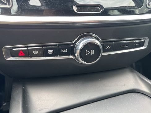 Used 2024 Volvo S60 B5 Core image 22