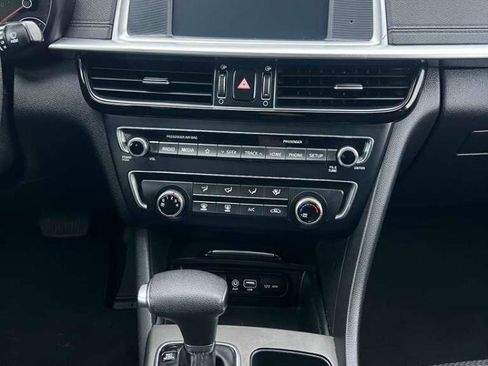 Used 2020 Kia Optima LX image 30