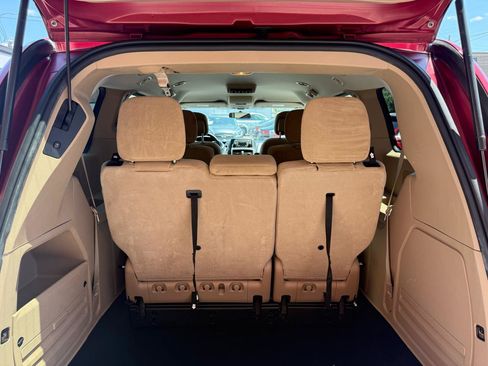 Used 2016 Dodge Grand Caravan SXT FWD image 10