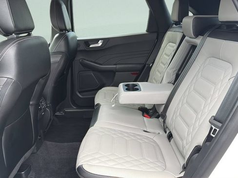 Used 2023 Ford Escape Platinum w/ Premium Technology Package AWD/4WD image 36