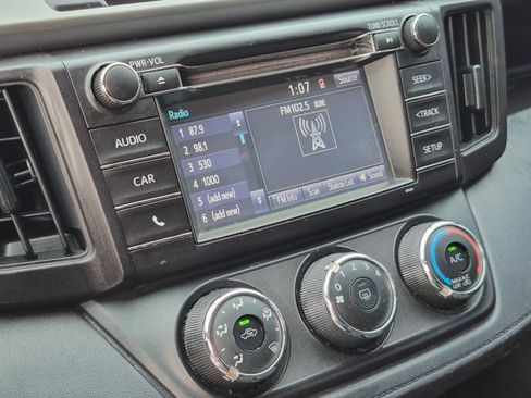 Used 2016 Toyota RAV4 LE AWD/4WD image 9