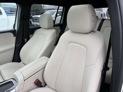 Certified 2025 Mercedes-Benz GLB 250 image 13