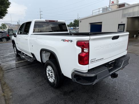Used 2025 Chevrolet Silverado 2500 LT w/ Convenience Package AWD/4WD image 5