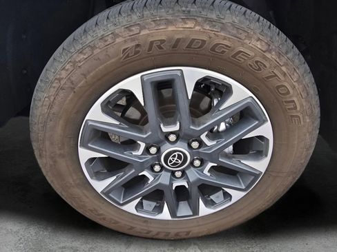 Used 2024 Toyota Tundra Limited image 11