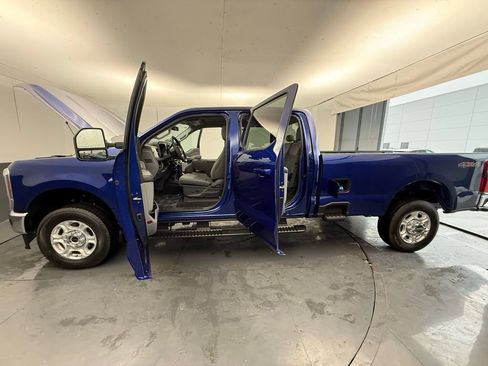 New 2026 Ford F250 XLT w/ XLT Premium Package AWD/4WD image 17