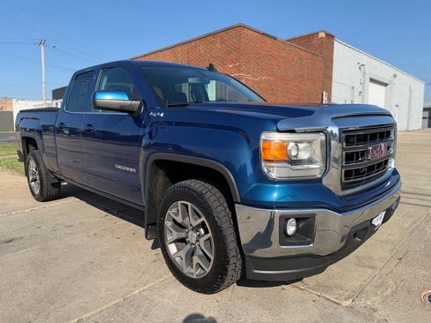 Used 2015 GMC Sierra 1500 SLE w/ SLE Value Package AWD/4WD image 4