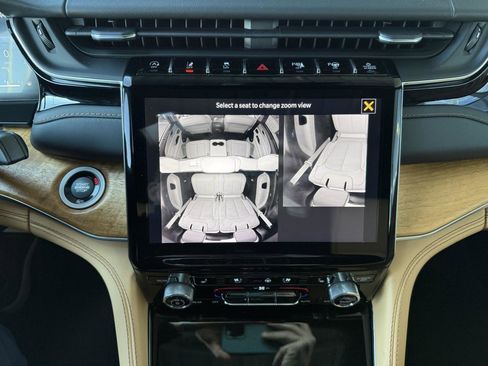 Used 2022 Jeep Grand Cherokee L Summit image 23