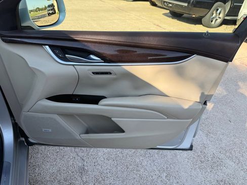 Used 2015 Cadillac XTS Luxury image 26