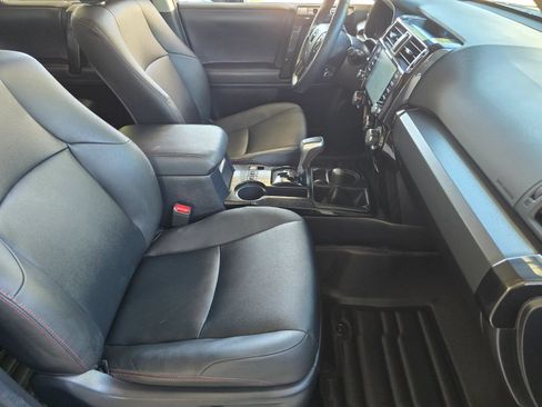 Used 2024 Toyota 4Runner TRD Off-Road Premium w/ Off Road Premium Plus Package AWD/4WD image 25