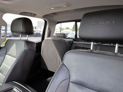 Used 2019 GMC Sierra 2500 Denali image 17