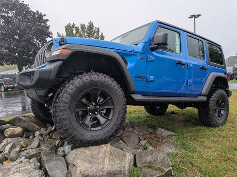 New 2025 Jeep Wrangler Sport S image 6