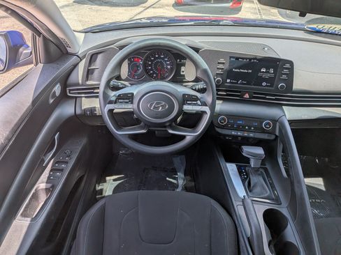 Used 2022 Hyundai Elantra SEL w/ Cargo Package FWD image 16