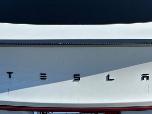 Used 2021 Tesla Model Y Long Range image 30