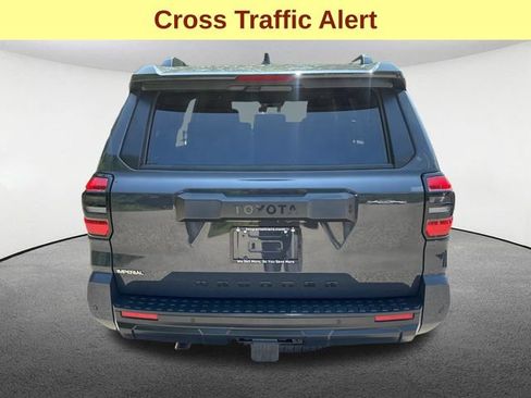 Used 2025 Toyota 4Runner TRD Off-Road AWD/4WD image 9