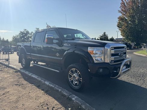 Used 2016 Ford F250 Platinum w/ FX4 Off-Road Package AWD/4WD image 2