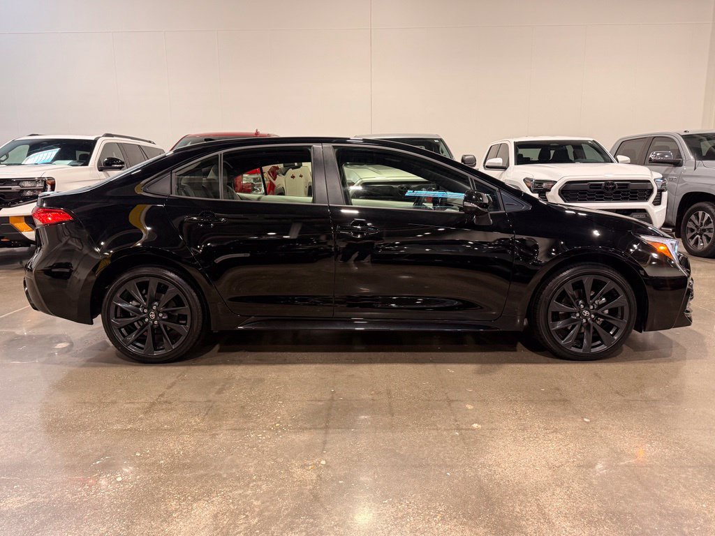 Used 2027 Toyota Corolla SE FWD image 4