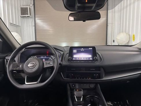 Used 2024 Nissan Rogue SV image 36