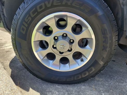 Used 2012 Toyota FJ Cruiser 2WD w/ Upgrade Pkg image 32