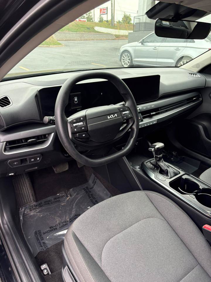Used 2025 Kia K4 FWD image 11