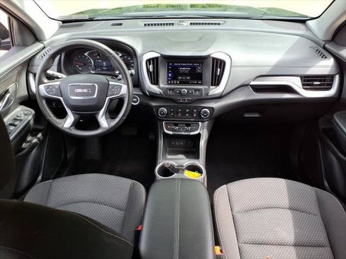 Used 2024 GMC Terrain SLE FWD image 12