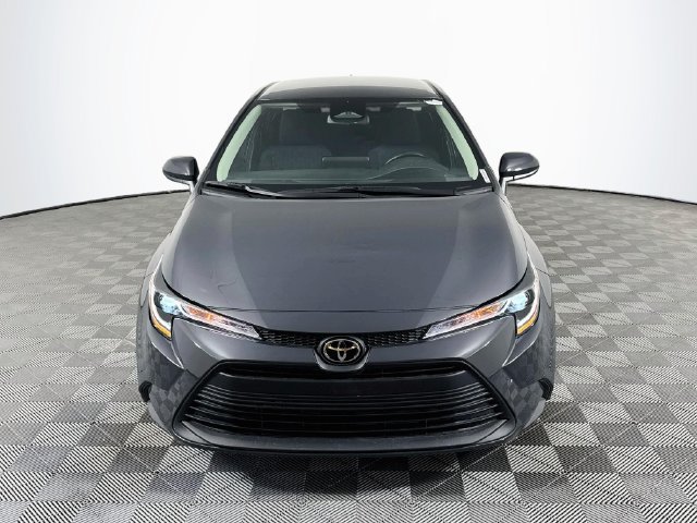 Used 2025 Toyota Corolla LE FWD image 2